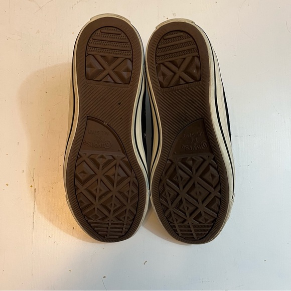 Converse Embroidered Floral Chuck Taylor All Star Black High Top Canvas Shoe 8 - Picture 6 of 8